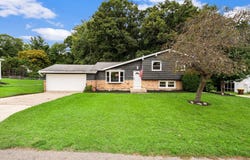 193 Lantern Drive NW, Comstock Park, MI 49321