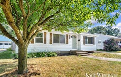 1122 Cricklewood Street SW, Wyoming, MI 49509
