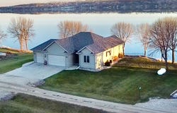 83987 Ridge Creek Dr, Clinton, MN 56278