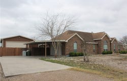 137 Lakeview Trace, Three Rivers, TX 78071
