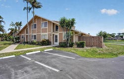 102 Maplecrest Circle, Jupiter, FL 33458
