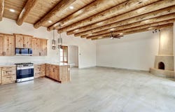 17 Camino Campana, Taos, NM 87571