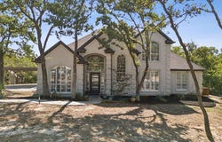 200 Rosewood Drive, Cross Roads, TX 76227