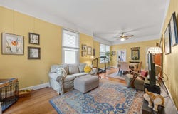 323 Brown St, IowaCity, IA 52245