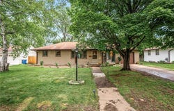 6121 Trinity Drive NE, Fridley, MN 55432