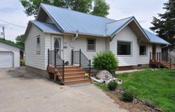 512 S Elm St, Kimball, SD 57355