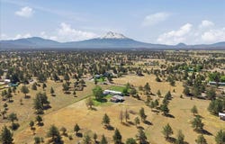 5609 Agate Ct, Montague, CA 96064