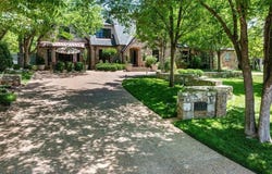 6638 Avondale Drive, Nichols Hills, OK 73116