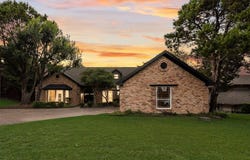 811 Cobblestone Court, Cedar Hill, TX 75104