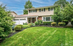 10 Dellview Drive, Edison, NJ 08820