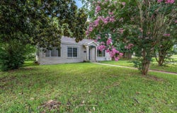 811 Kickapoo St, Jacksonville, TX 75766