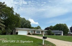 1220 Dye Meadow Lane, Flint, MI 48532