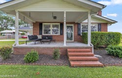840 S Nc Highway 111, Chinquapin, NC 28521
