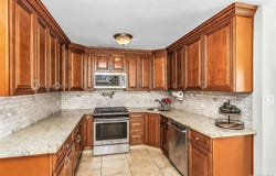 20 Jamaica Avenue, Plainview, NY 11803