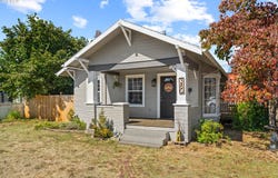 380 E BERKELEY St, Gladstone, OR 97027