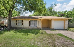 3812 Acree Street, Beverly Hills, TX 76711