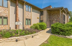 33 Abbey Villa Circle, Fontana, WI 53125