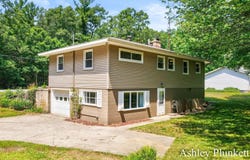 1460 N Peterson Road, Muskegon, MI 49445