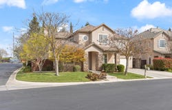 4756 Emerald Peak Drive N, Clovis, CA 93619