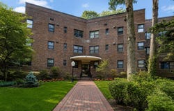 50 Brompton Road, Great Neck, NY 11021