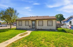 133 Oleander Avenue, Lemoore, CA 93245