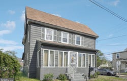 1013 N CHESTNUT Street, PAULSBORO, NJ 08066