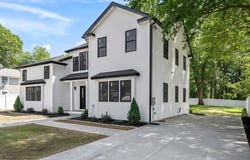 24 Lake St, Wrentham, MA 02093