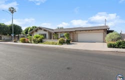 456 Julia Dr, Brawley, CA 92227