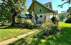 13479 Louisville Street NE, Paris, OH 44669