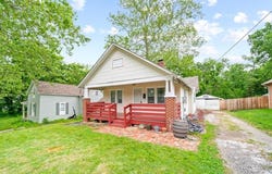 1111 S Cottage Street, Independence, MO 64050