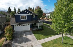633 SE Glengarry Place, Bend, OR 97702