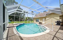 24 LAKESIDE PLACE W, PALM COAST, FL 32137