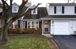 277 Edgeware Ct, Franklin Twp., NJ 08873-4847
