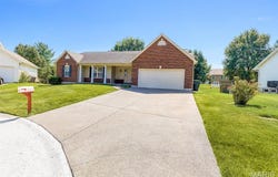 882 Sara Beth Court, St Peters, MO 63376