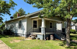 301 W 14th Ave, Hutchinson, KS 67501