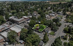 125 S 3rd Street, Jacksonville, OR 97530