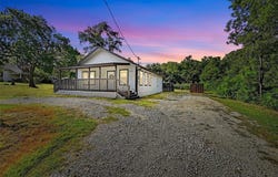 611 W Locust Street, Whitewright, TX 75491