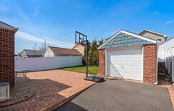 1120 Esther St, Franklin Square, NY 11010