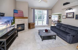 1406 S Silverbrook Dr, West Bend, WI 53095