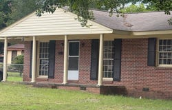 512 Holly Dr, Eufaula, AL 36027