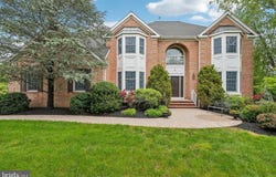 9 LABAW WAY, BELLE MEAD, NJ 08502