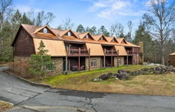 206 Forrest Loop Way, Gatlinburg, TN 37738