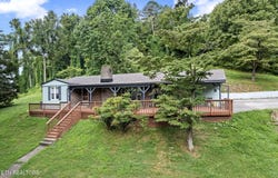 1116 Edgemoor Rd, Clinton, TN 37716