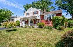 146 Osceola Ave, Middlesex Boro, NJ 08846-1806