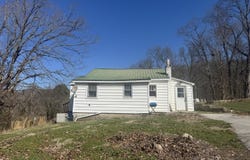 2516 Roseberry Rd, Mascot, TN 37806