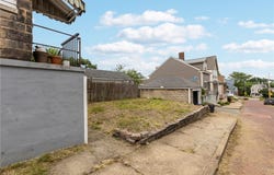 2100 Rockledge St, Spring Hill, PA 15212