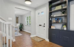 586 Kenilworth Dr, Mt Lebanon, PA 15228