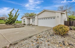3695 Skyline DR, HAYWARD, CA 94542