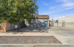 208 E 4th Street, Hanford, CA 93230