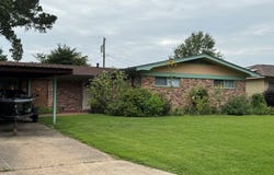 198 Airport Sub Rd, Center, TX 75935